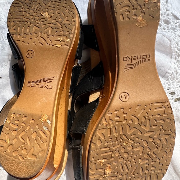 Dansko Trudy Black Waxy Calf Leather Buckle Sandal, size 41, super cute 4 summer - Picture 7 of 15